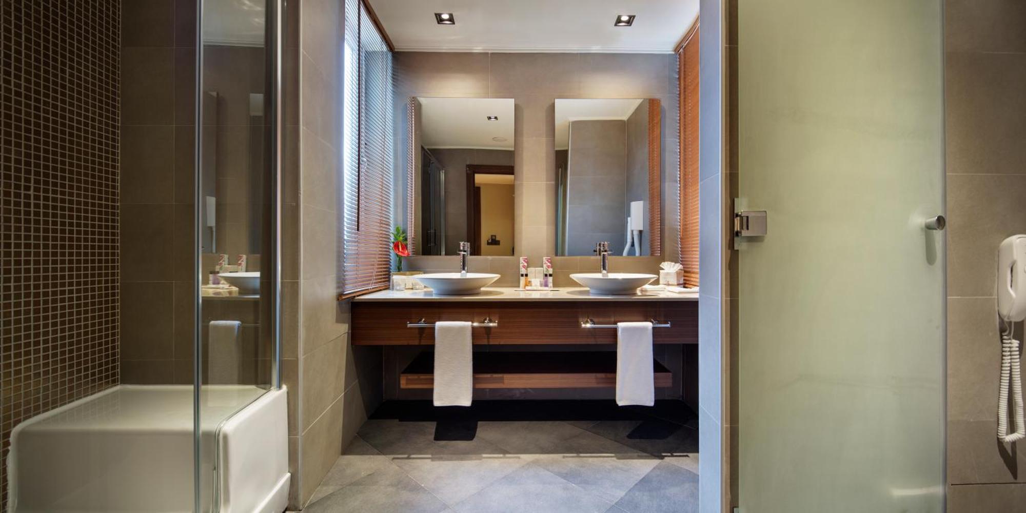 Executive Room,1563292606:JPEG